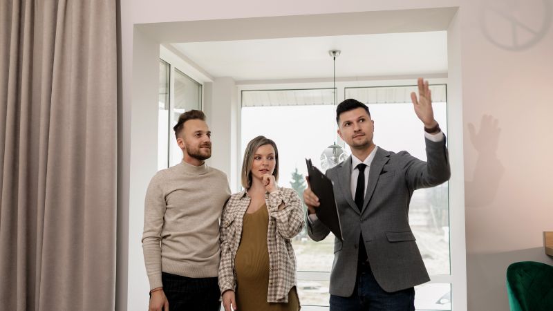 Real Estate Agent